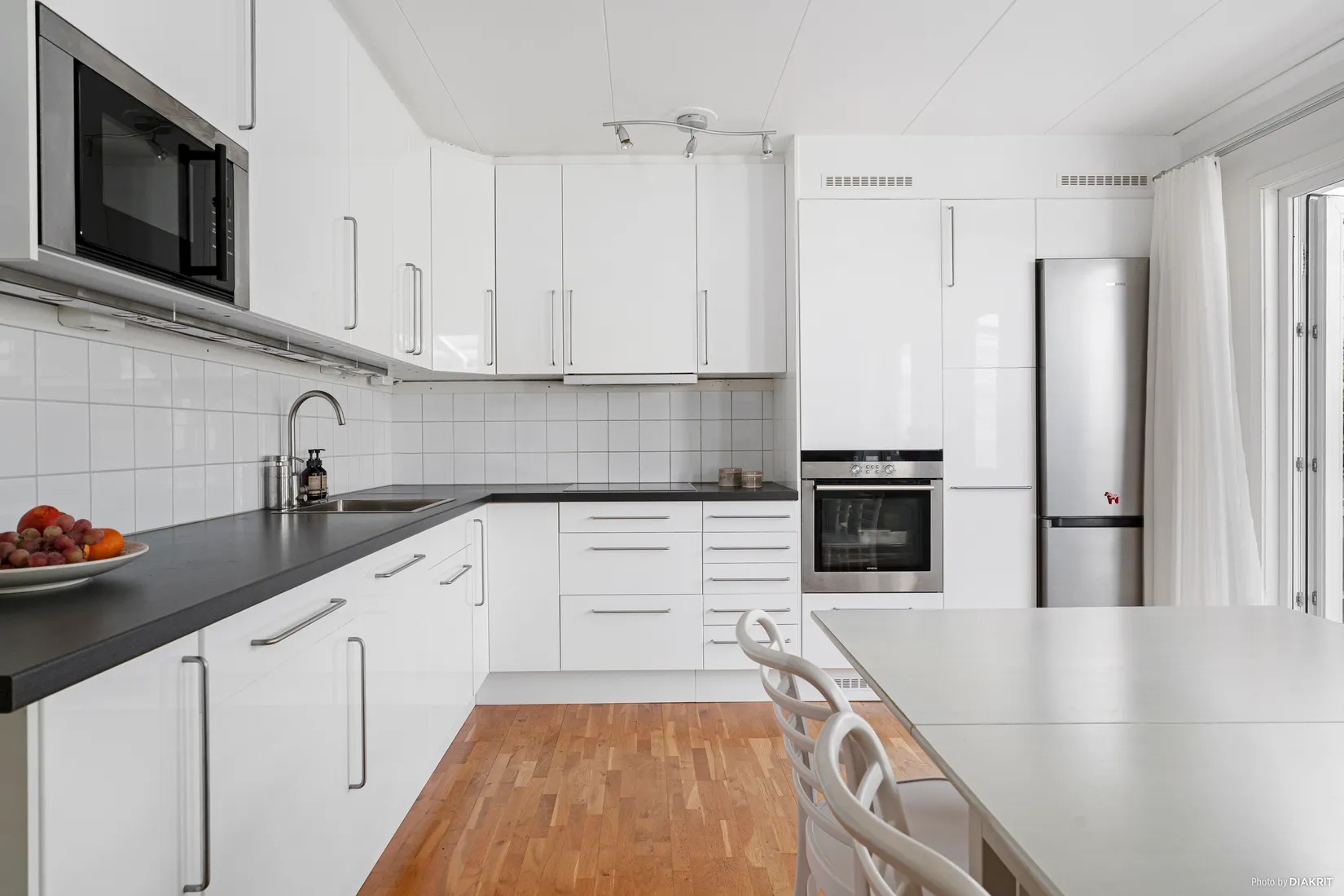 Radhus, Albert Målares väg 1E, Täby Kyrkby, Täby