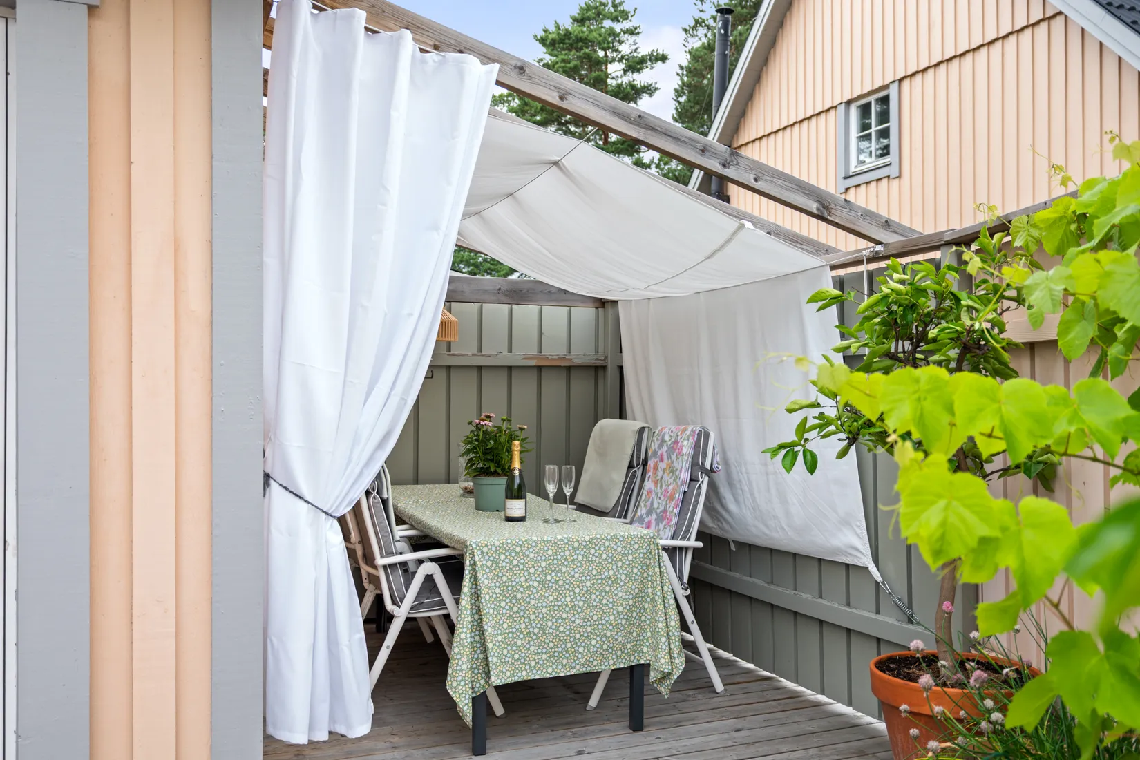 Radhus, Öringevägen 104, Öringe, Tyresö