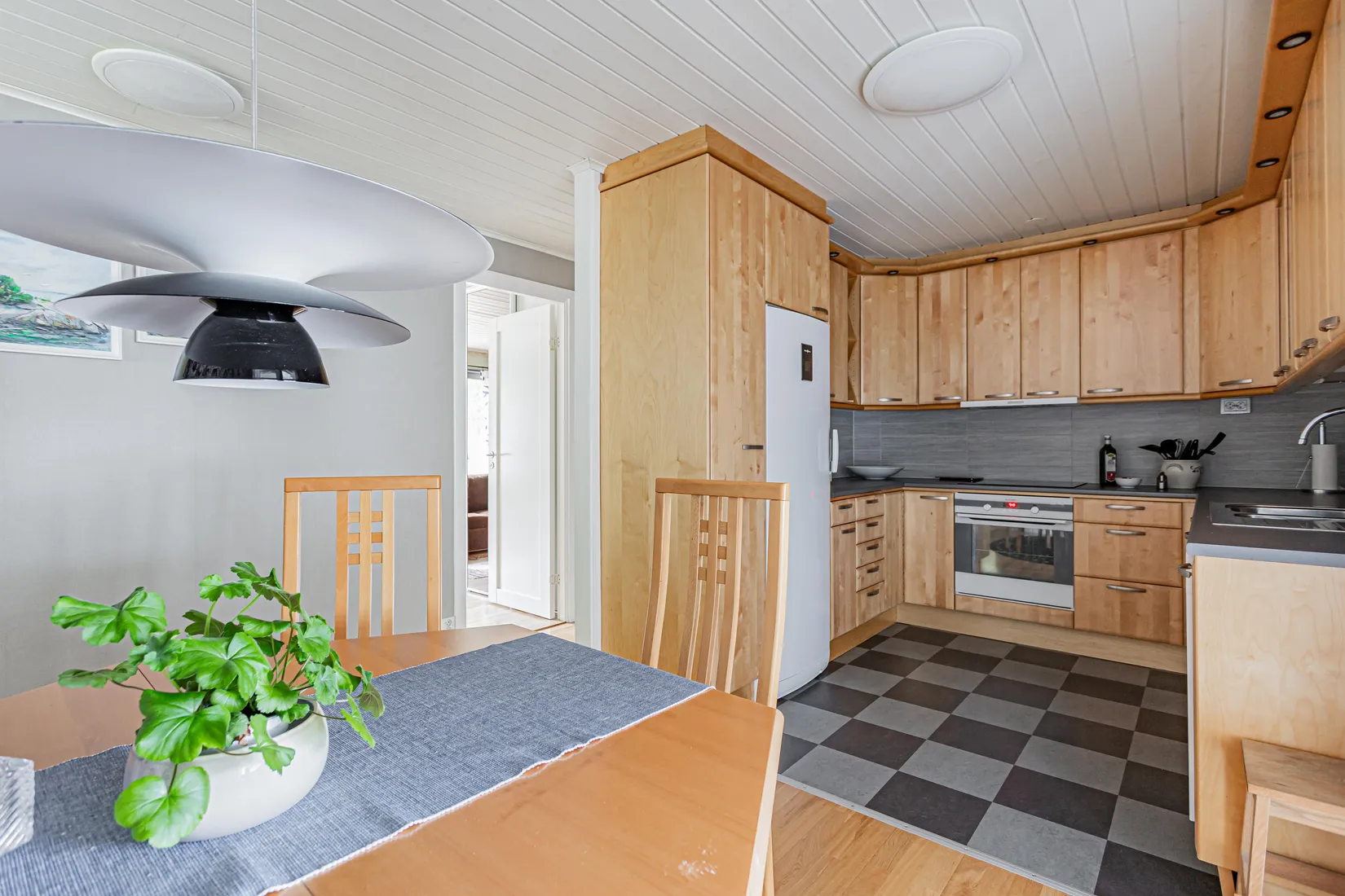 Villa, Isflaksvägen 9, Hökåsen, Västerås