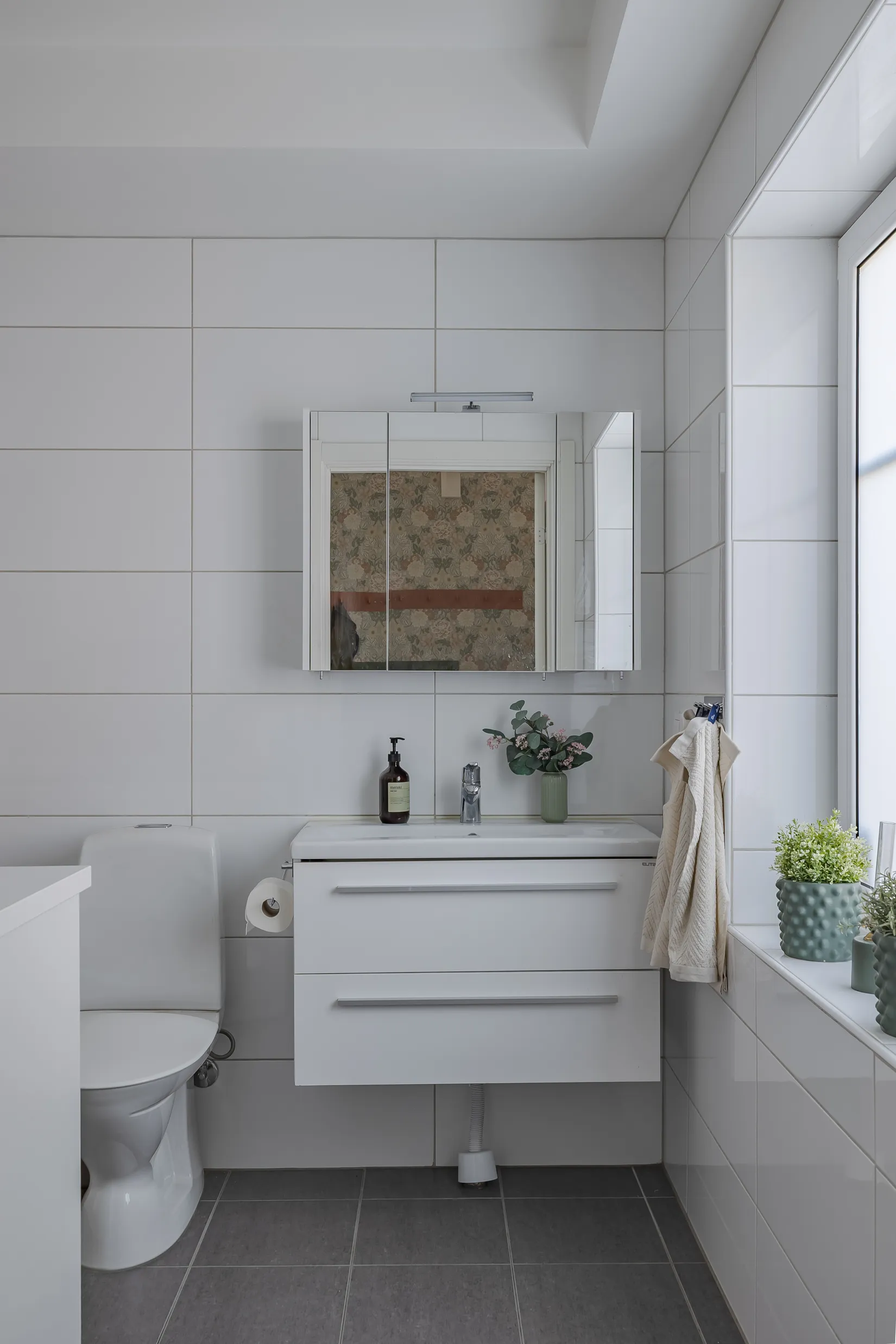 Radhus, Västra Rosenlundsvägen 38, Lövnäs, Hammarö