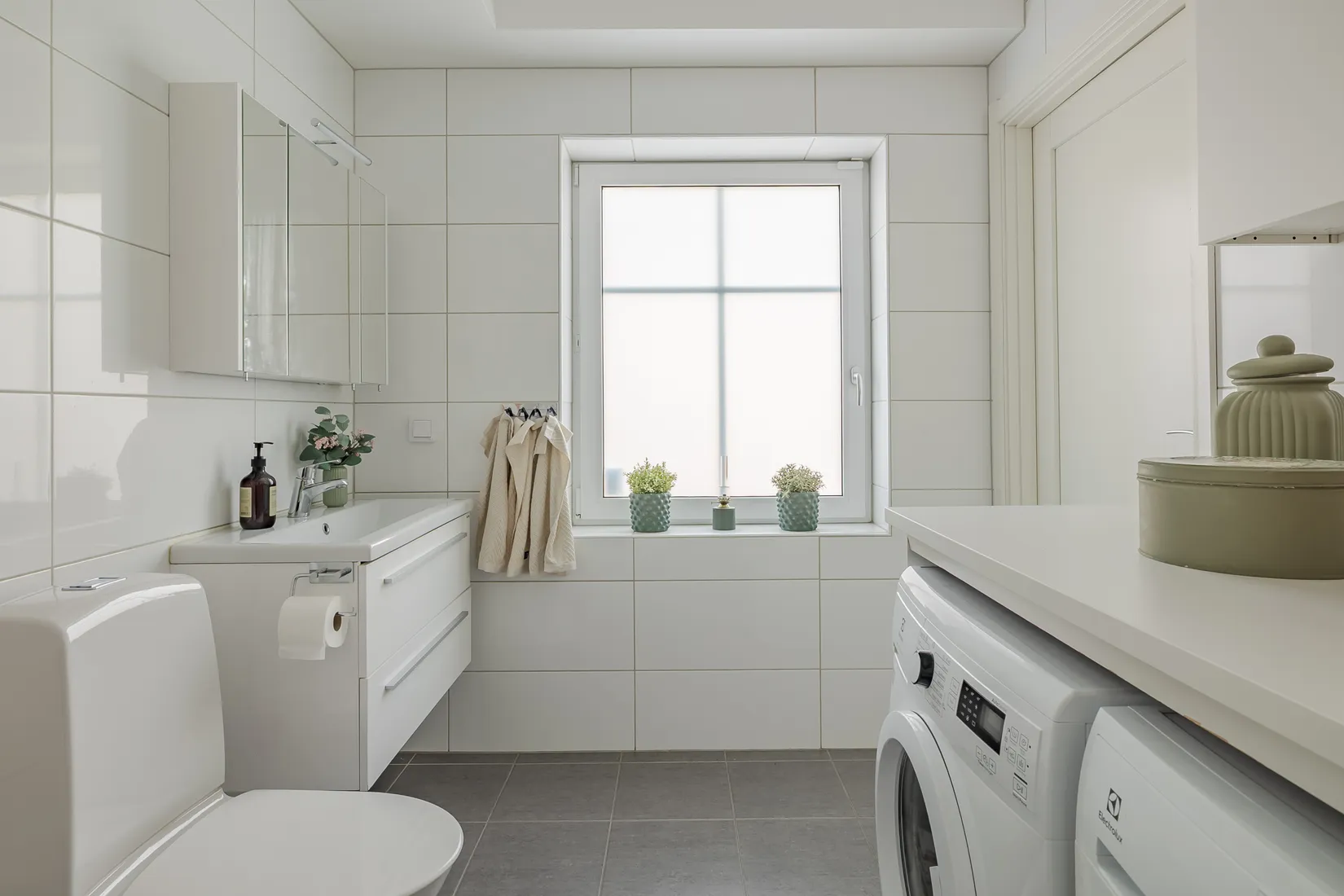 Radhus, Västra Rosenlundsvägen 38, Lövnäs, Hammarö