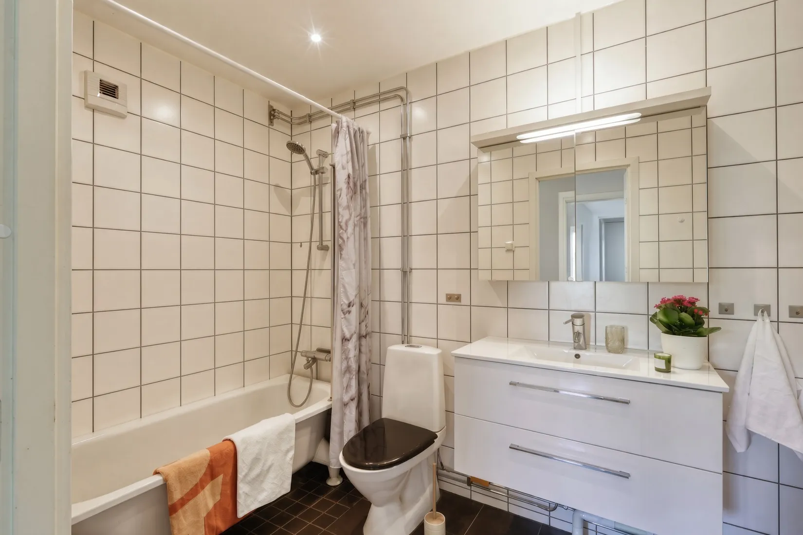 Bostadsrätt, Varmfrontsgatan 10, Göteborg  Länsmansgården, Göteborg