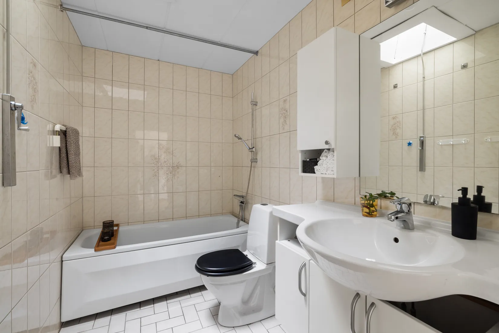 Radhus, Högholmsgränd 35, Skärholmen, Stockholm