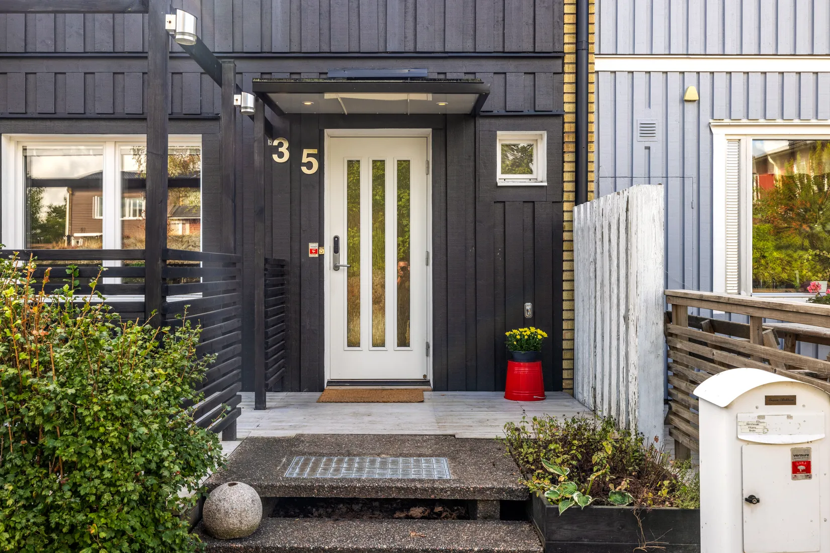 Radhus, Högholmsgränd 35, Skärholmen, Stockholm