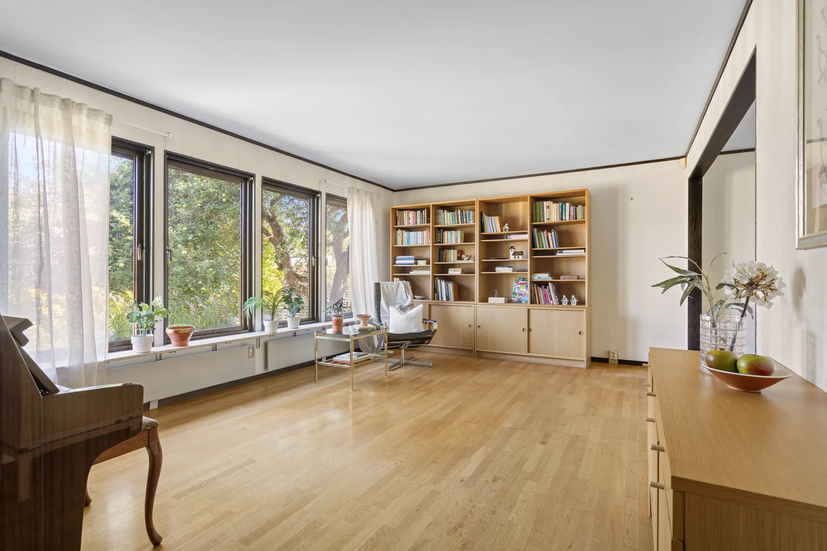 Villa, Solrosvägen 6, Kallhälls Villastad, Järfälla