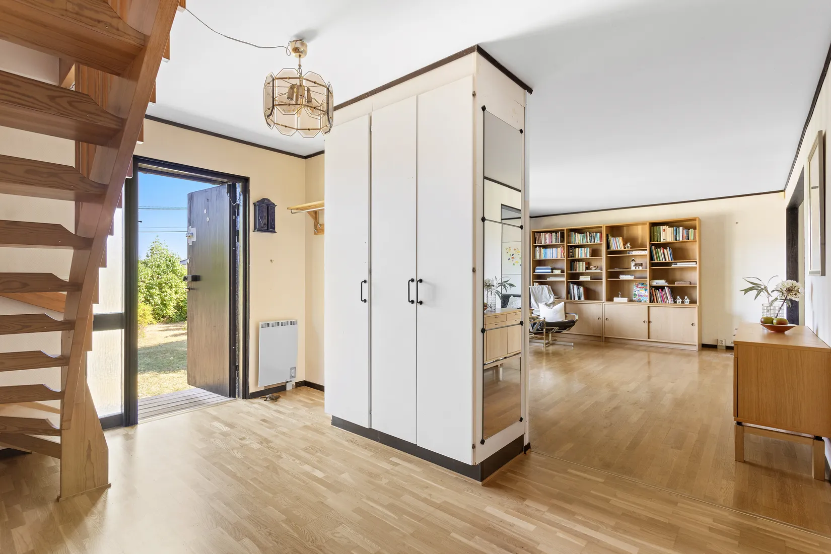 Villa, Solrosvägen 6, Kallhälls Villastad, Järfälla