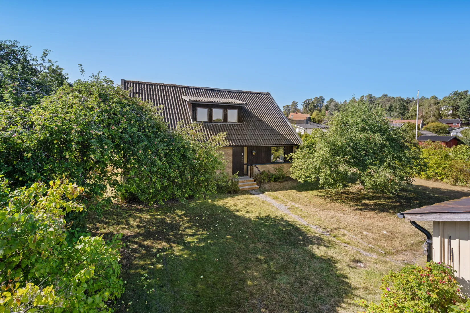 Villa, Solrosvägen 6, Kallhälls Villastad, Järfälla