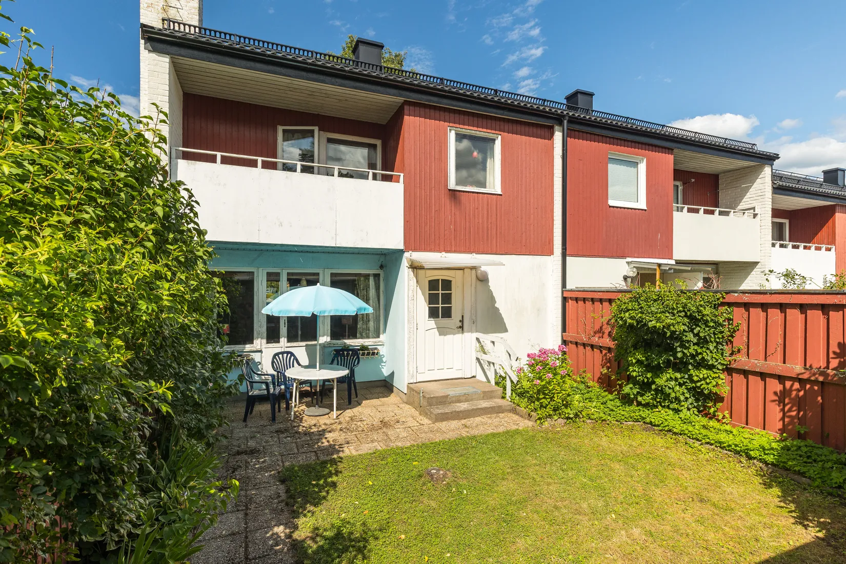 Radhus, Leverstadsvägen 77, Leverstad, Mariestad