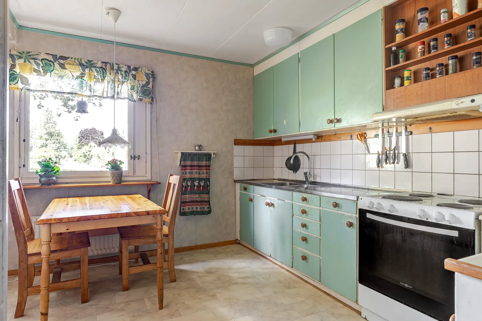 Radhus, Leverstadsvägen 77, Leverstad, Mariestad