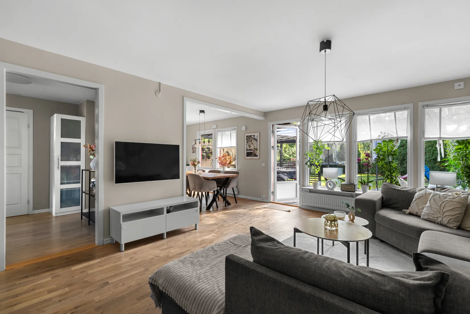 Radhus, Korpvägen 32, Tumba - Skäcklinge, Botkyrka