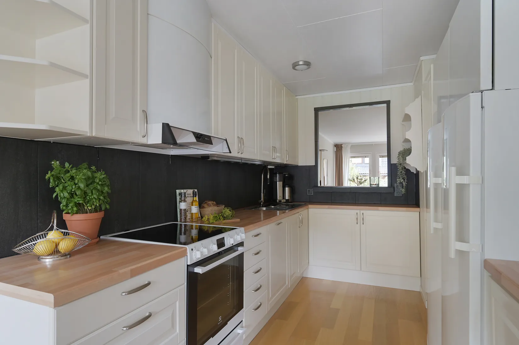 Radhus, Polstjärnans gränd 53, Skälby, Järfälla