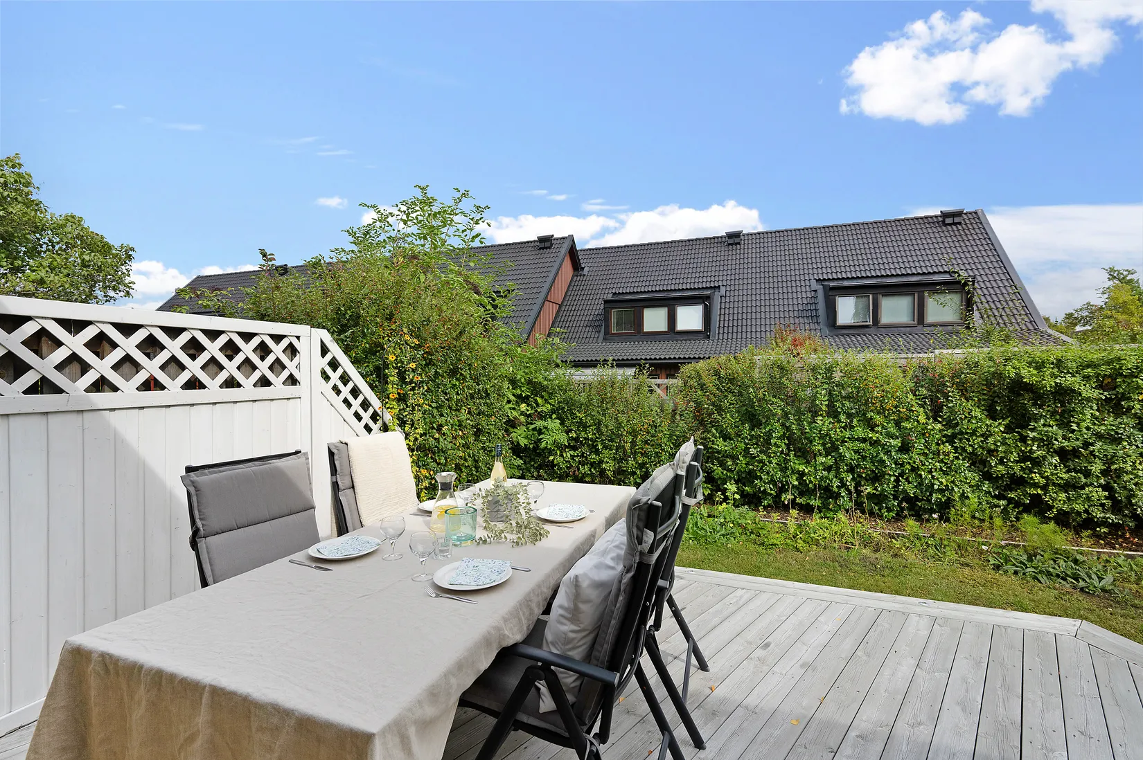 Radhus, Polstjärnans gränd 53, Skälby, Järfälla