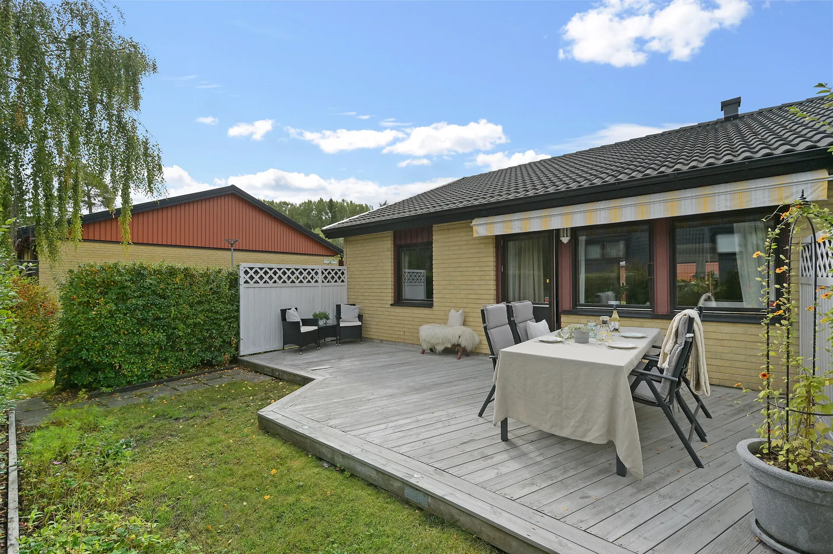 Radhus, Polstjärnans gränd 53, Skälby, Järfälla