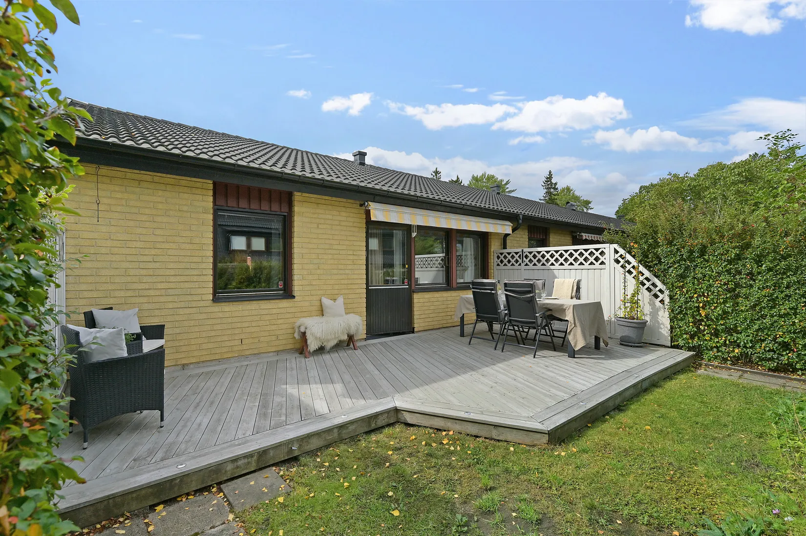 Radhus, Polstjärnans gränd 53, Skälby, Järfälla