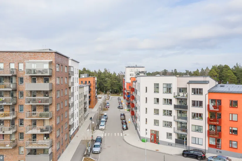 Bostadsrätt, Källtorpsvägen 9, 3,5 meter takhöjd!, Näsby Park, Täby