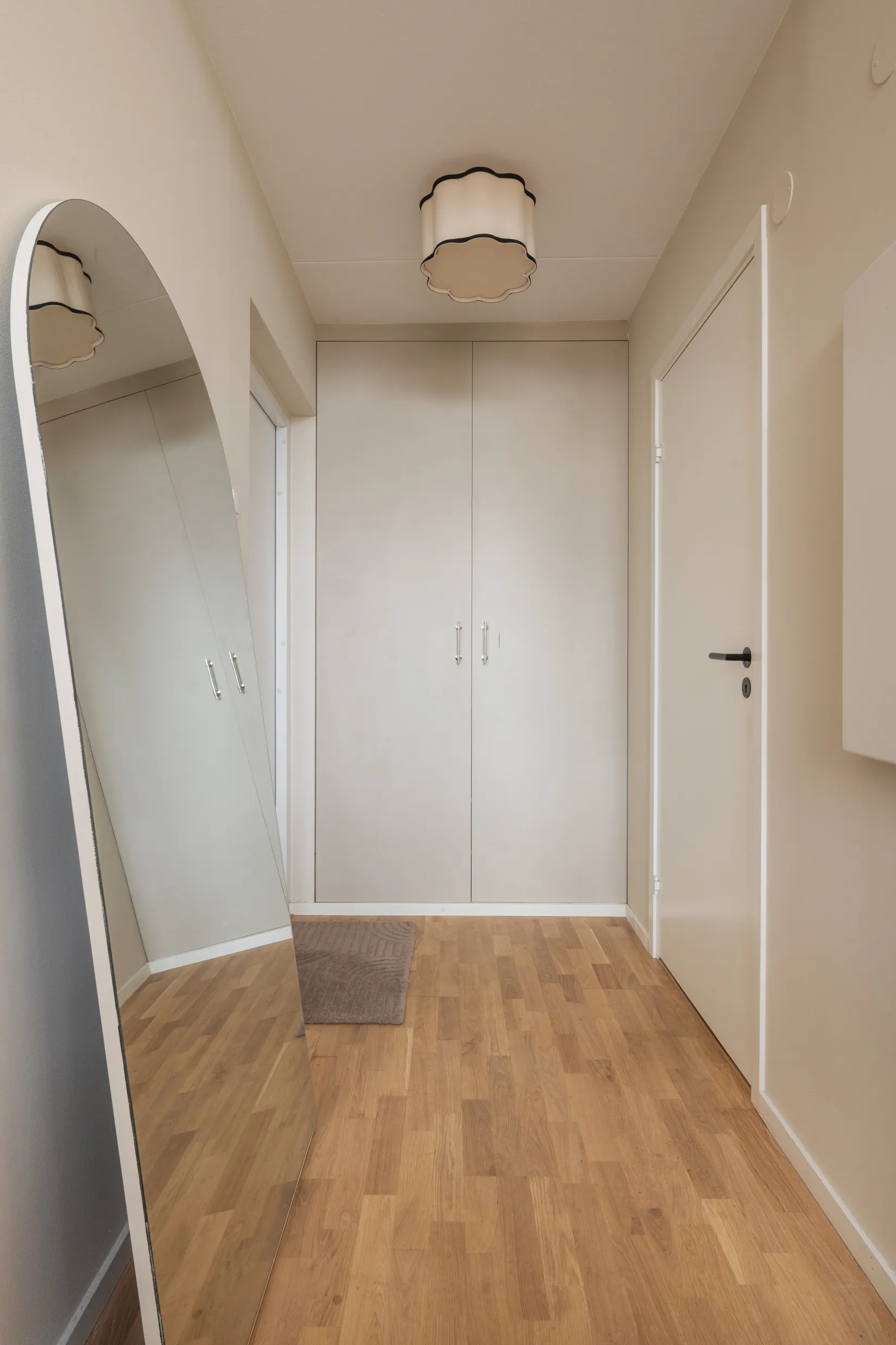 Bostadsrätt, Källtorpsvägen 9, 3,5 meter takhöjd!, Näsby Park, Täby