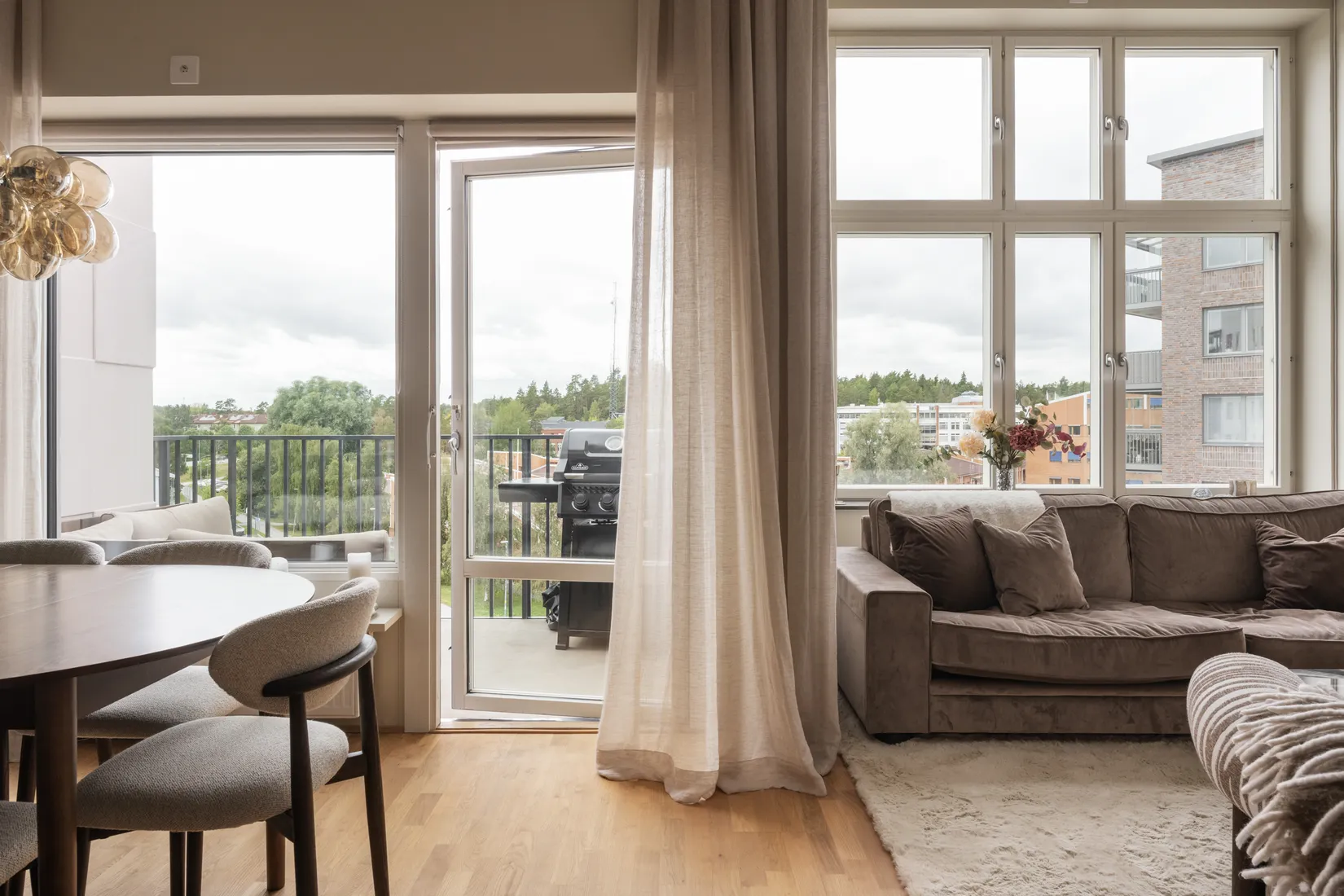 Bostadsrätt, Källtorpsvägen 9, 3,5 meter takhöjd!, Näsby Park, Täby