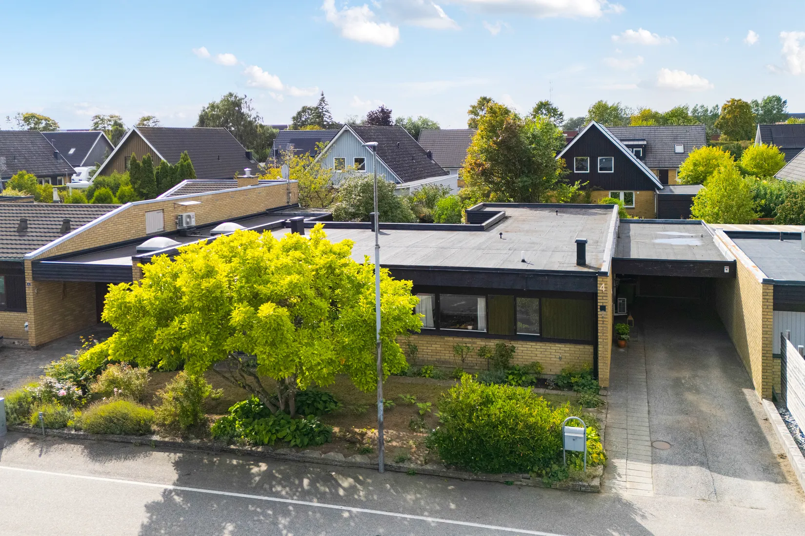 Radhus, Lutavägen 4, Trubadurbyn, Staffanstorp