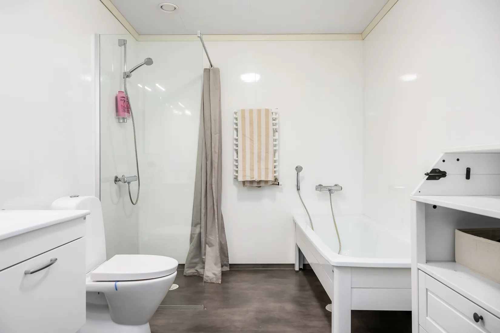 Radhus, Ryssnäsvägen 27D, Svärtinge - Skogsbacke, Norrköping