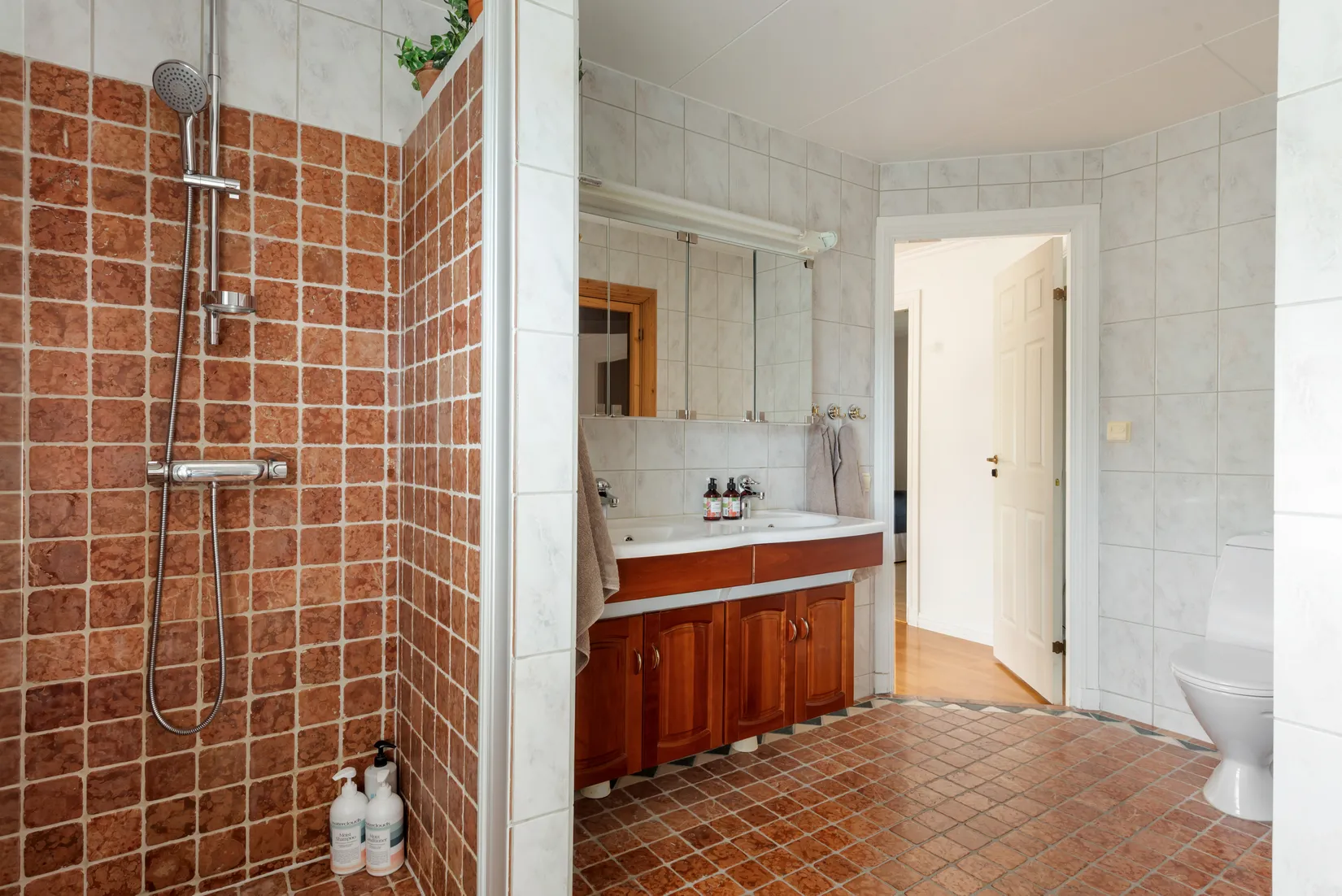Villa, Trefaldighetsvägen 41, Gribbylund, Täby