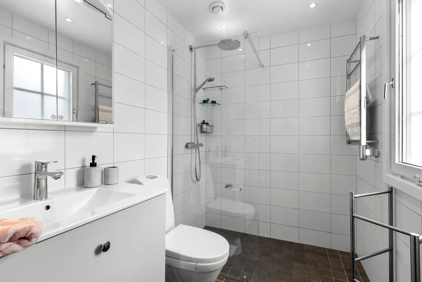 Villa, Långsjövägen 121, Skälsätra, Tyresö