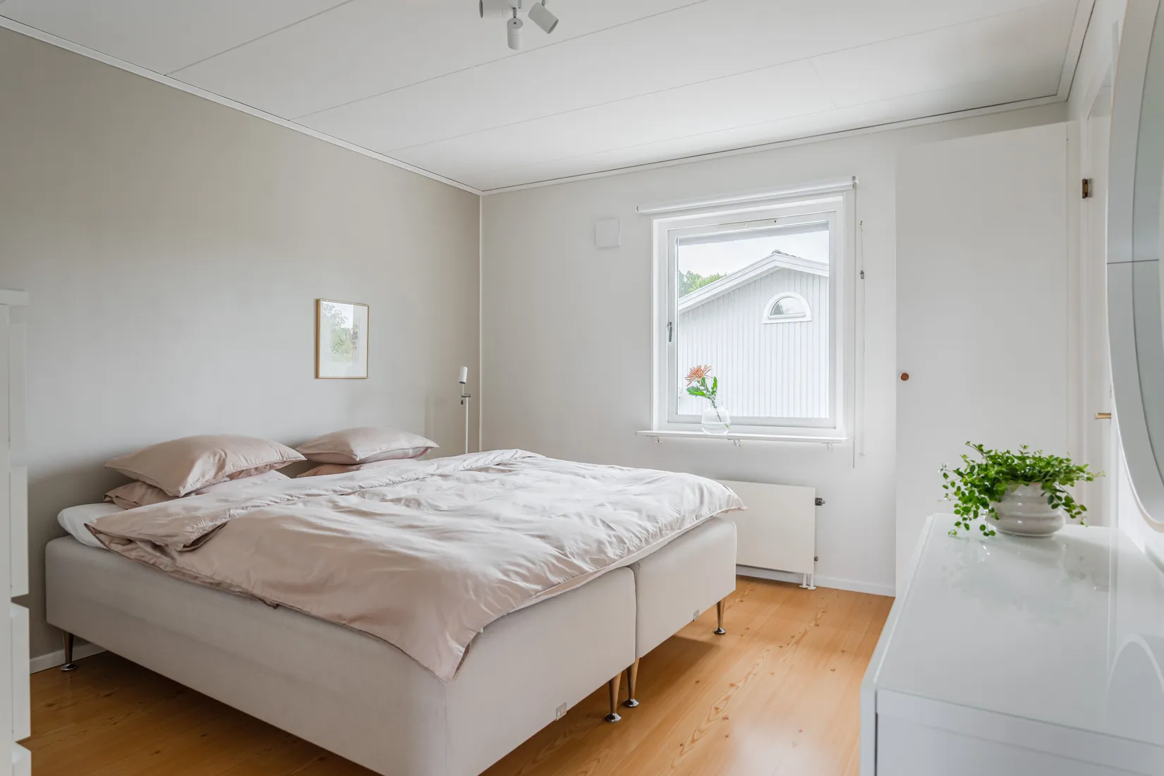 Radhus, Herrgårdsvägen 11, Sunnersta, Uppsala