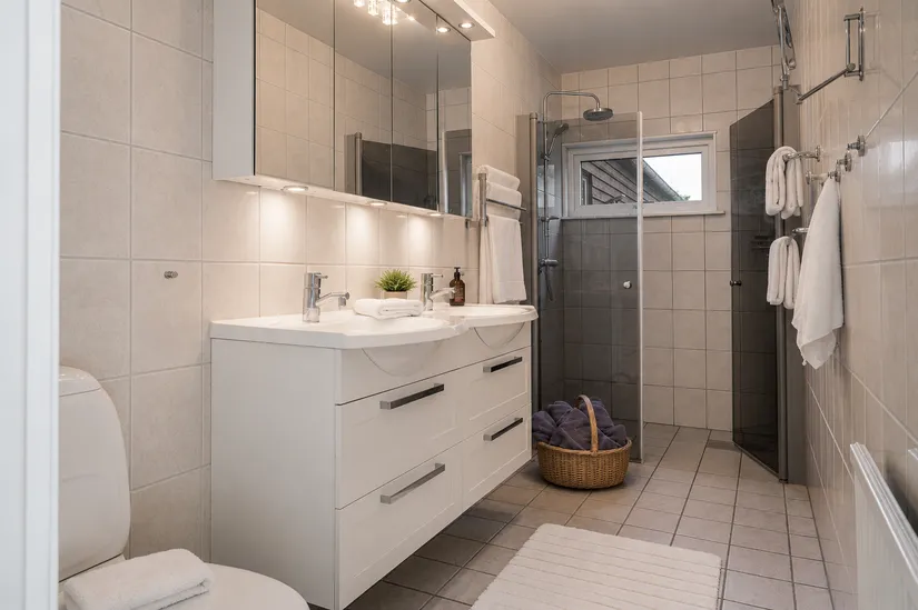 Villa, Klockarvägen 8, Bro/Gamla Bro, Upplands-Bro