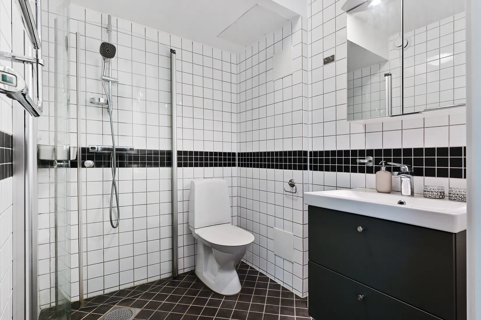 Radhus, Ekuddsvägen 2D, Ekebyhov, Ekerö