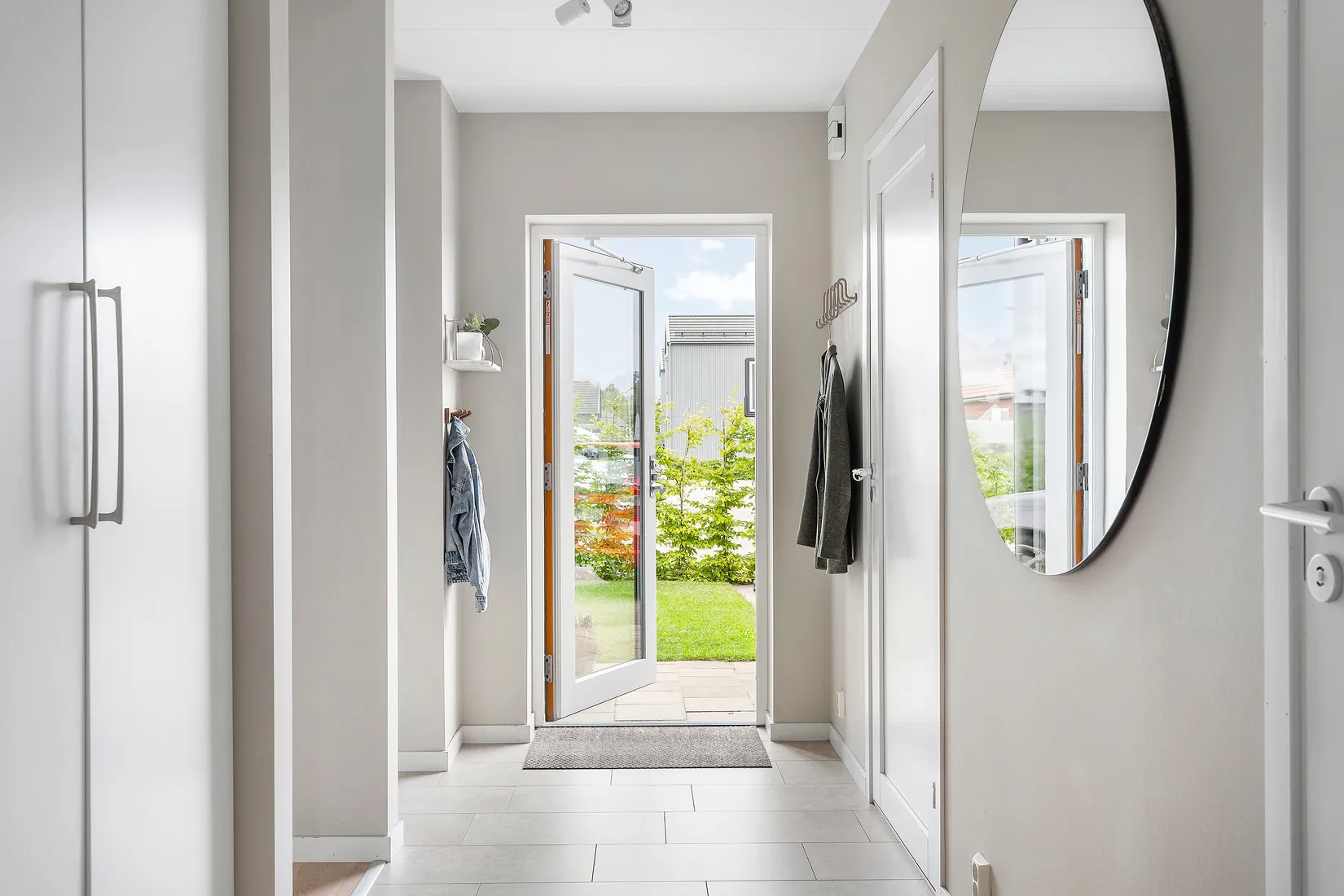 Radhus, Astrakanvägen 73, Fjärås centrum, Kungsbacka