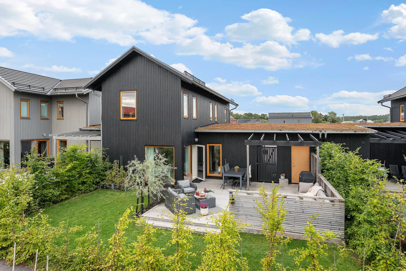 Radhus, Astrakanvägen 73, Fjärås centrum, Kungsbacka