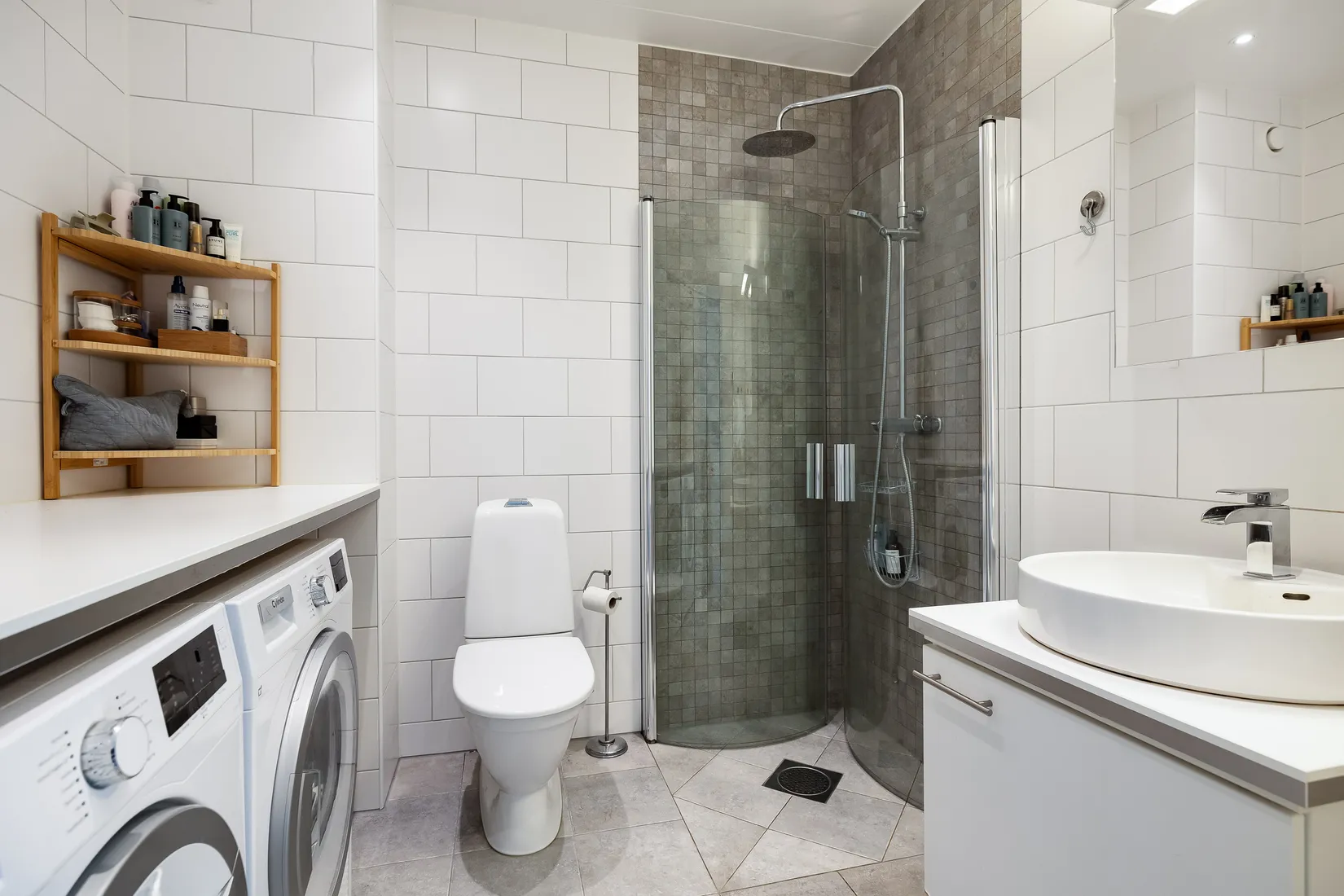 Radhus, Hindergårdsgatan 47B, Rynninge, Örebro