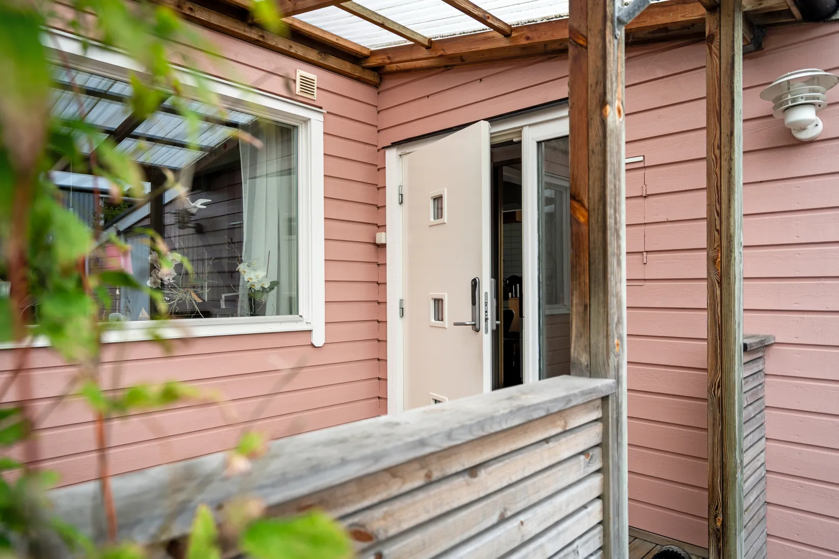 Radhus, Bronsgjutaregatan 14, Kannebäck - Näset, Göteborg