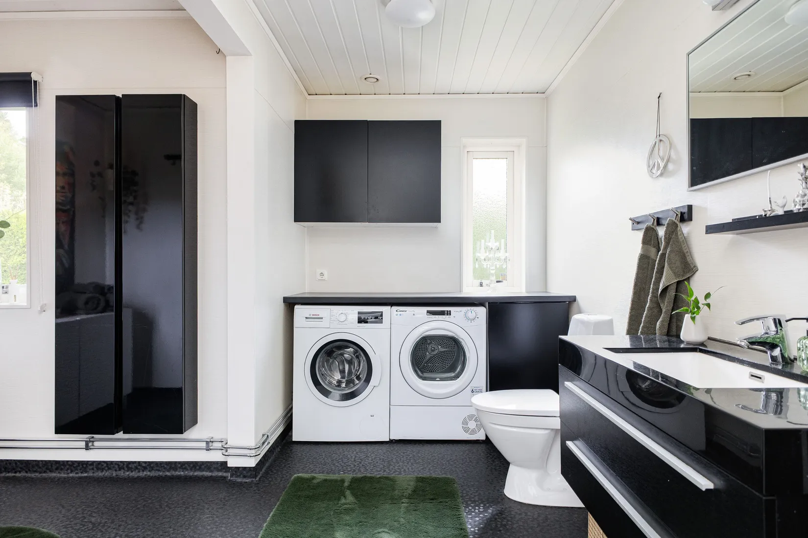Villa, Pelarskogsgatan 30, Ullvibackar, Köping