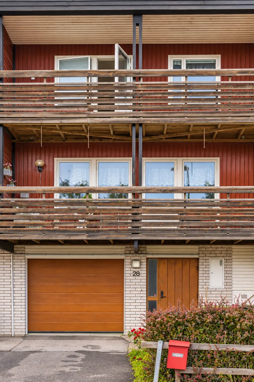 Radhus, Mossvägen 28, Fullersta, Huddinge