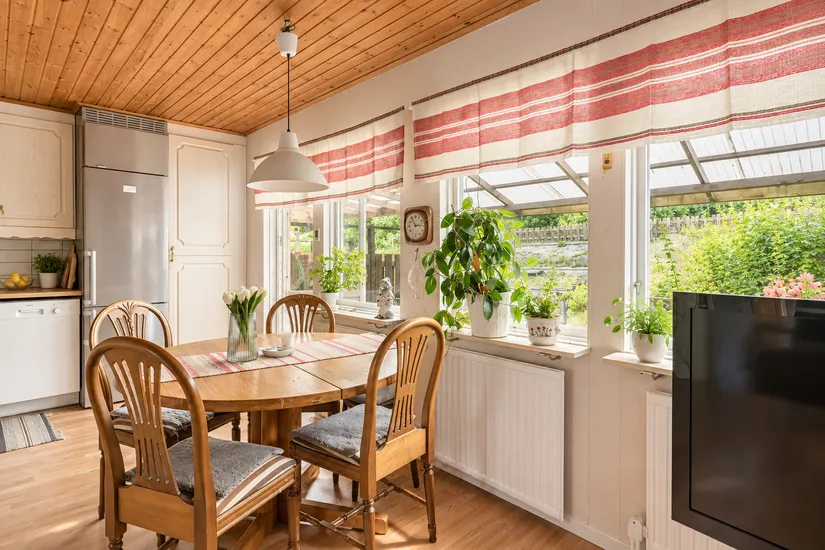 Radhus, Mossvägen 28, Fullersta, Huddinge