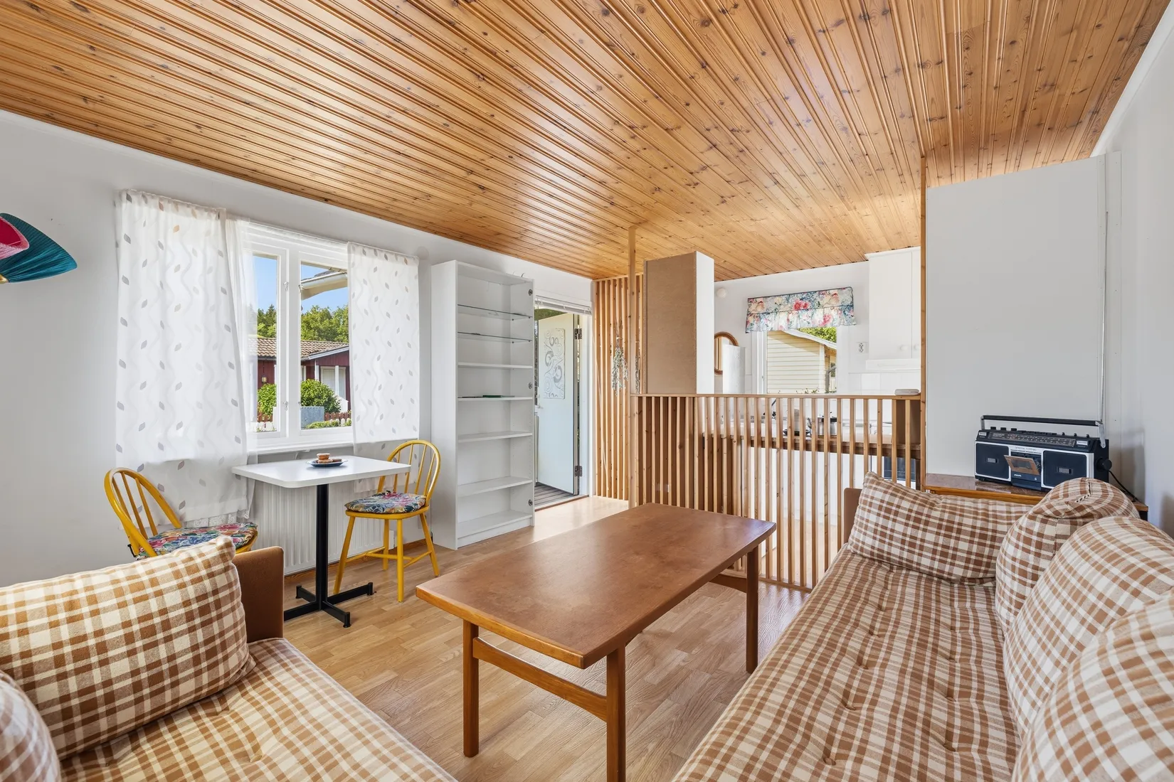 Fritidshus, Vaxmyra kolonistuga nr 57, Runby, Upplands Väsby