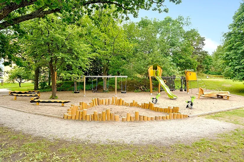 Bostadsrätt, Vinkelhaksvägen 17, Älta Hedvigslund, Nacka