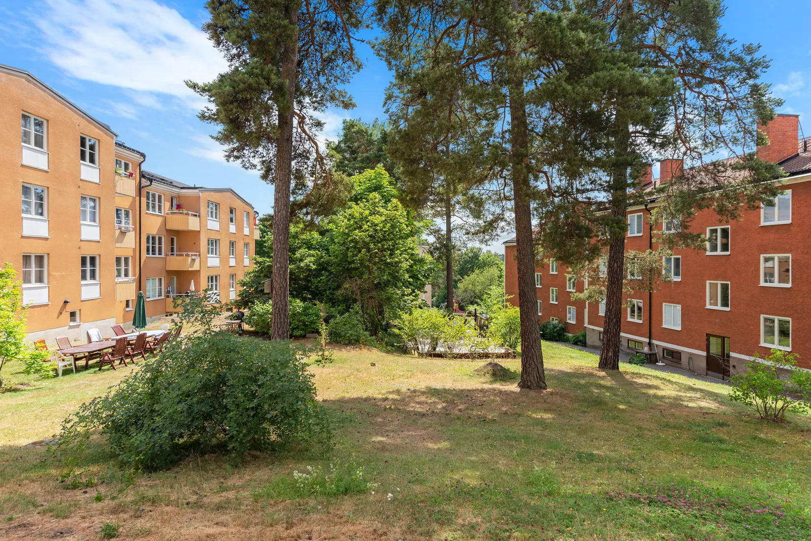 Bostadsrätt, Örnstigen 6, högst upp i huset, Näsbypark, Täby