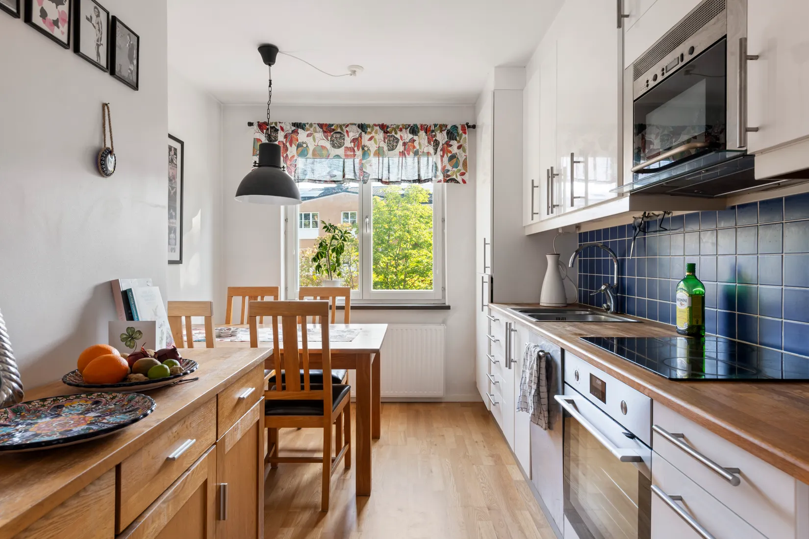 Bostadsrätt, Örnstigen 6, högst upp i huset, Näsbypark, Täby