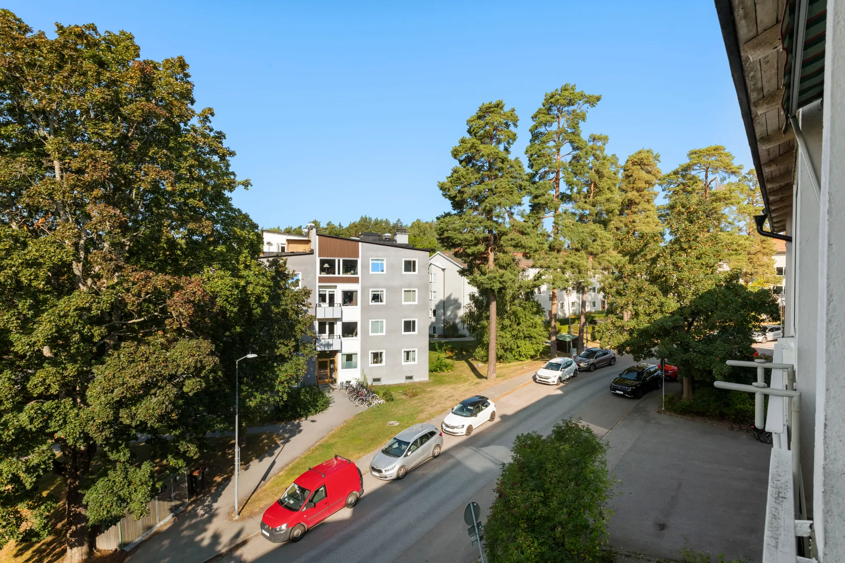 Bostadsrätt, Örnstigen 6, högst upp i huset, Näsbypark, Täby