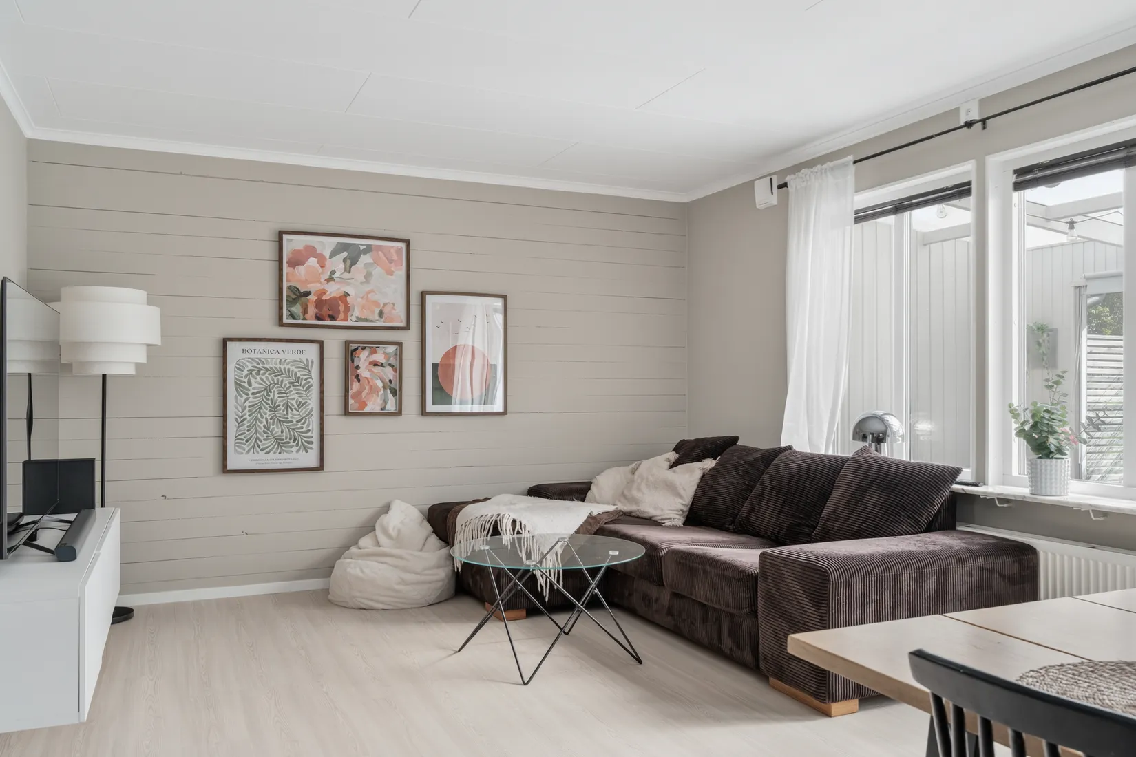 Radhus, Pojkarnas väg 44, Nyköping