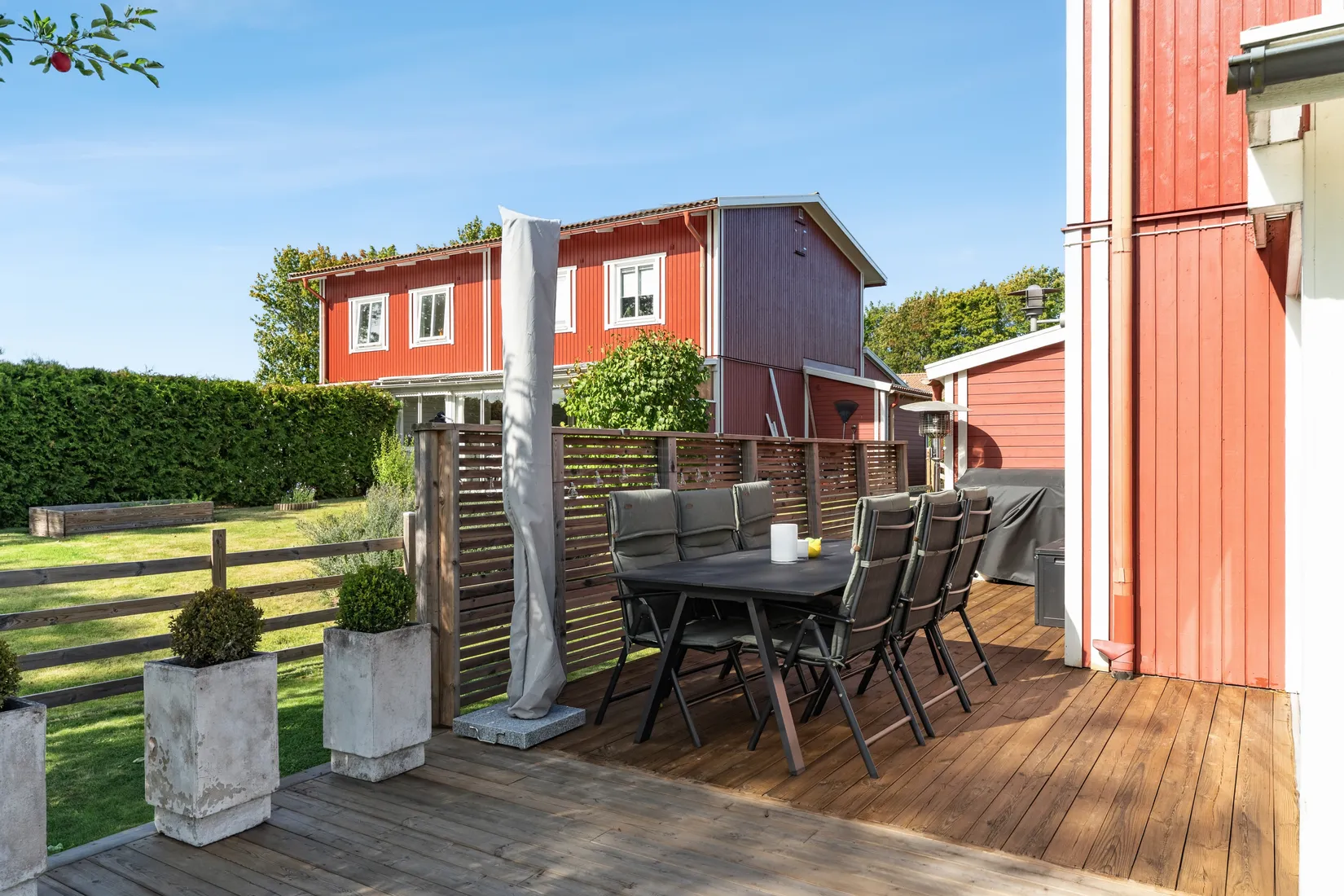 Radhus, Pojkarnas väg 44, Nyköping