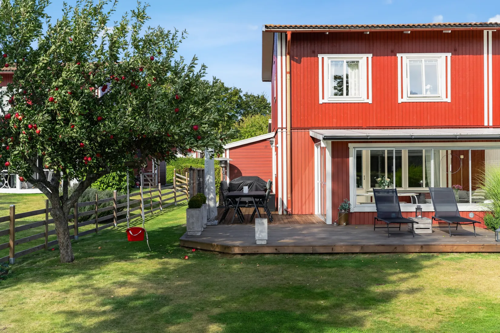 Radhus, Pojkarnas väg 44, Nyköping