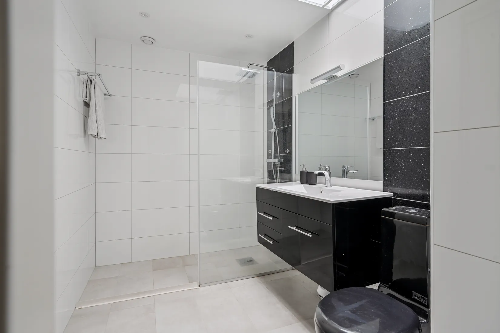 Radhus, Björkvallavägen 95, Centralt, Upplands Väsby