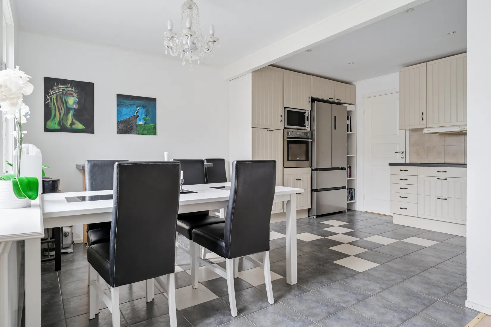 Radhus, Björkvallavägen 95, Centralt, Upplands Väsby