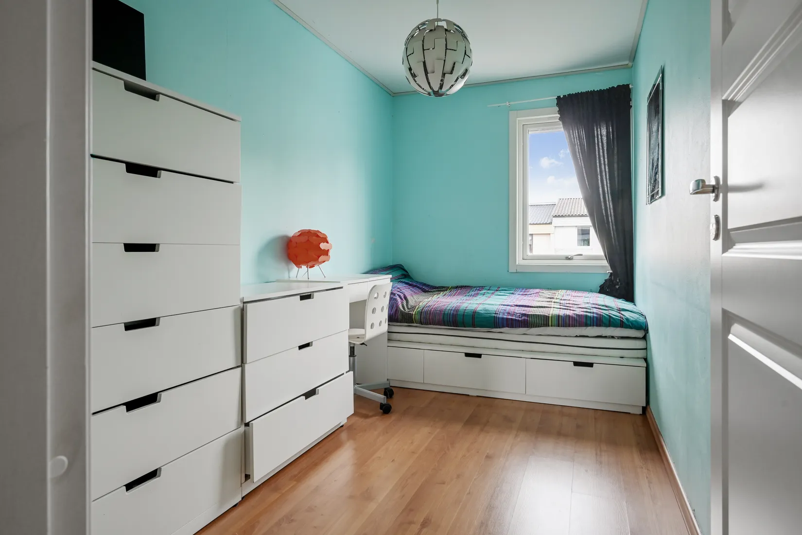 Radhus, Björkvallavägen 95, Centralt, Upplands Väsby