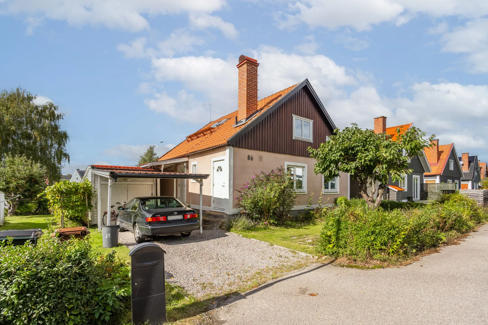 Radhus, SATURNUSVÄGEN 86, Österskär/Tuna, Österåker