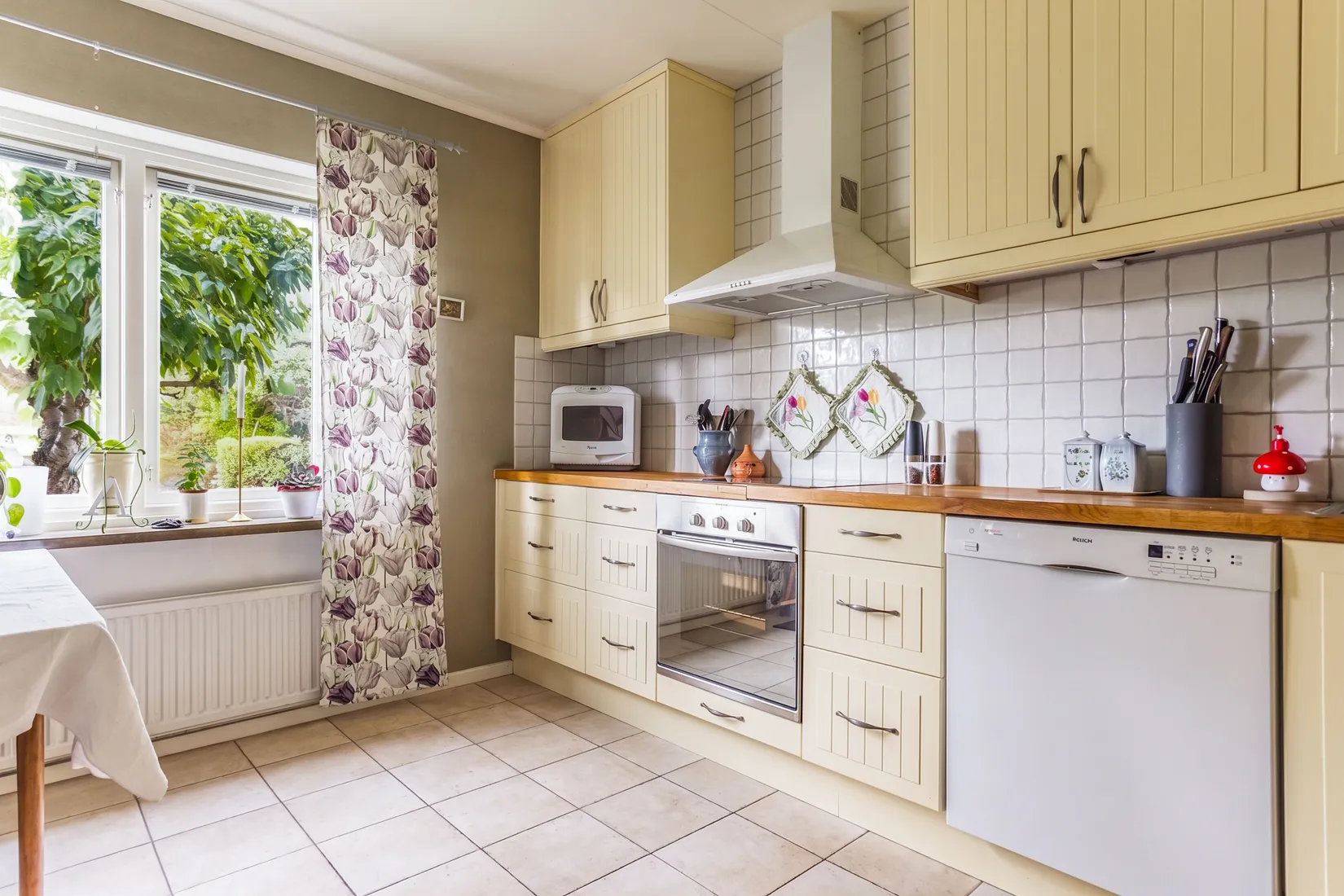 Radhus, SATURNUSVÄGEN 86, Österskär/Tuna, Österåker