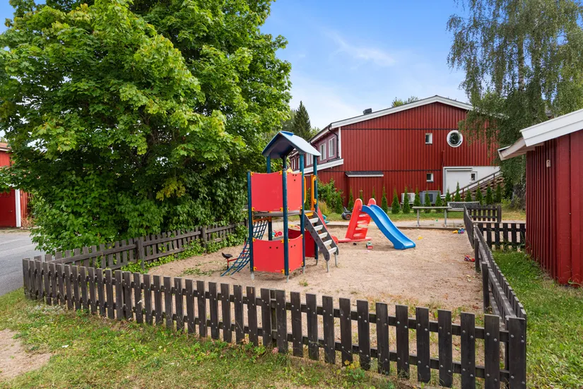 Radhus, Danastigen 26, Gribbylund, Täby