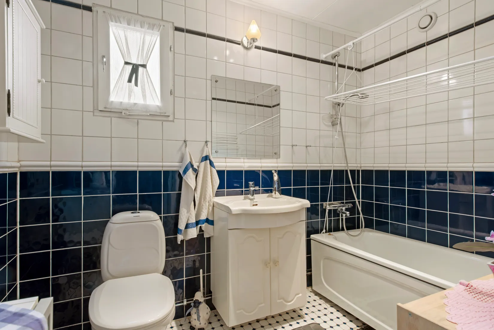 Radhus, Danastigen 26, Gribbylund, Täby